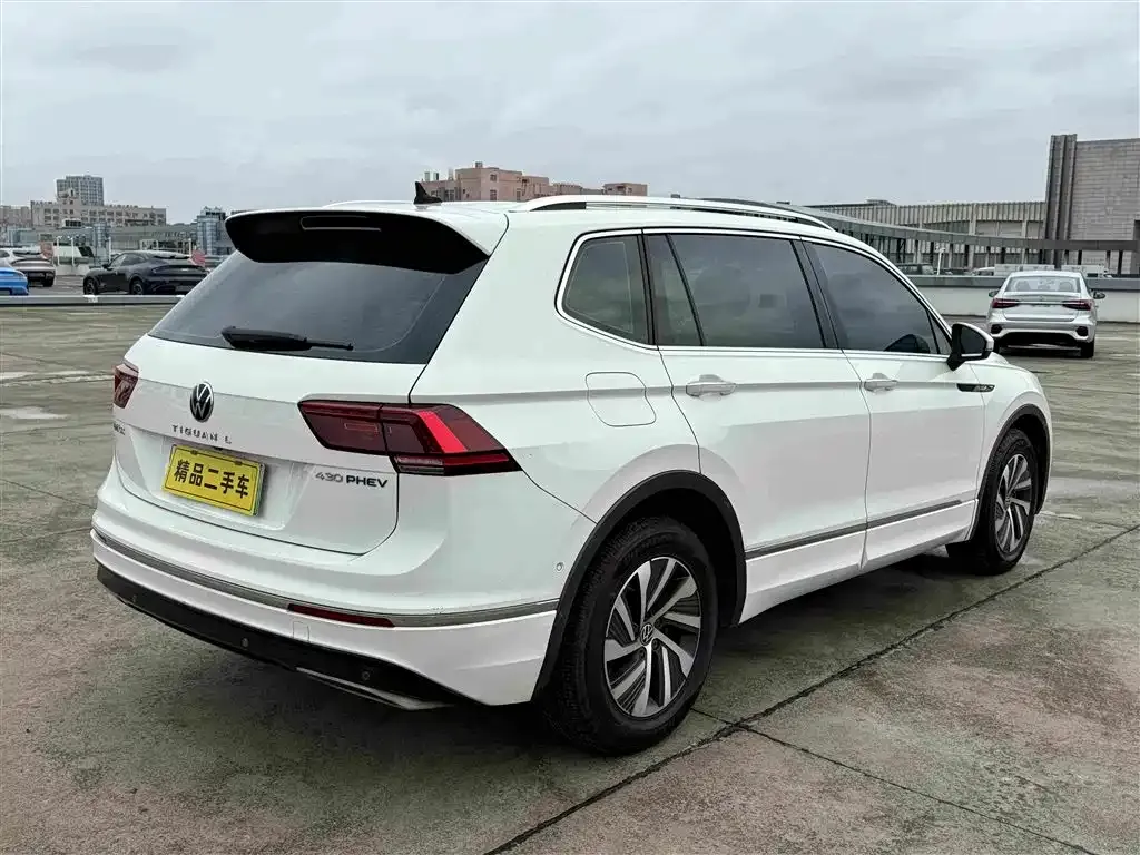 Volkswagen Tiguan L PHEV — фото 2