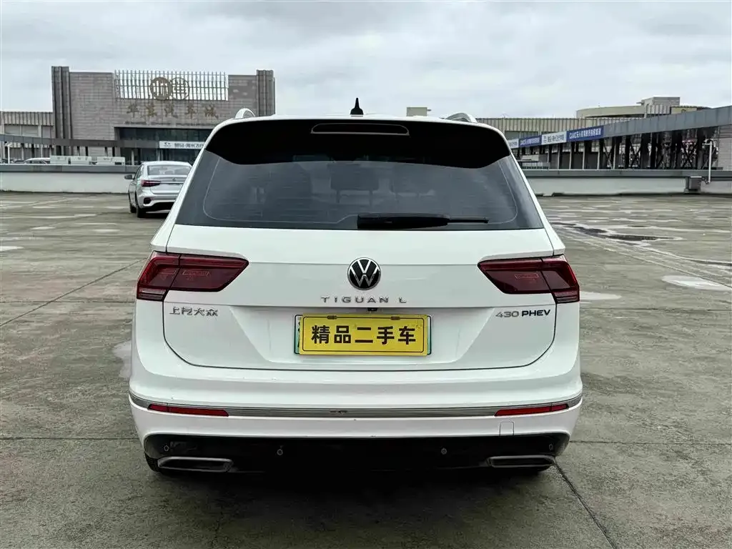 Volkswagen Tiguan L PHEV — фото 10