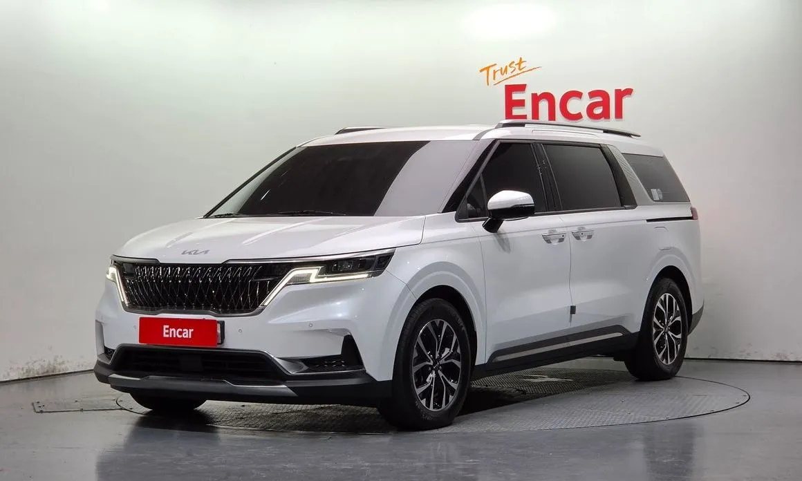 Kia Carnival — фото 1