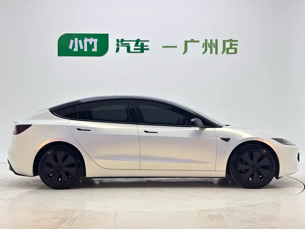 Tesla Model 3 — фото 10