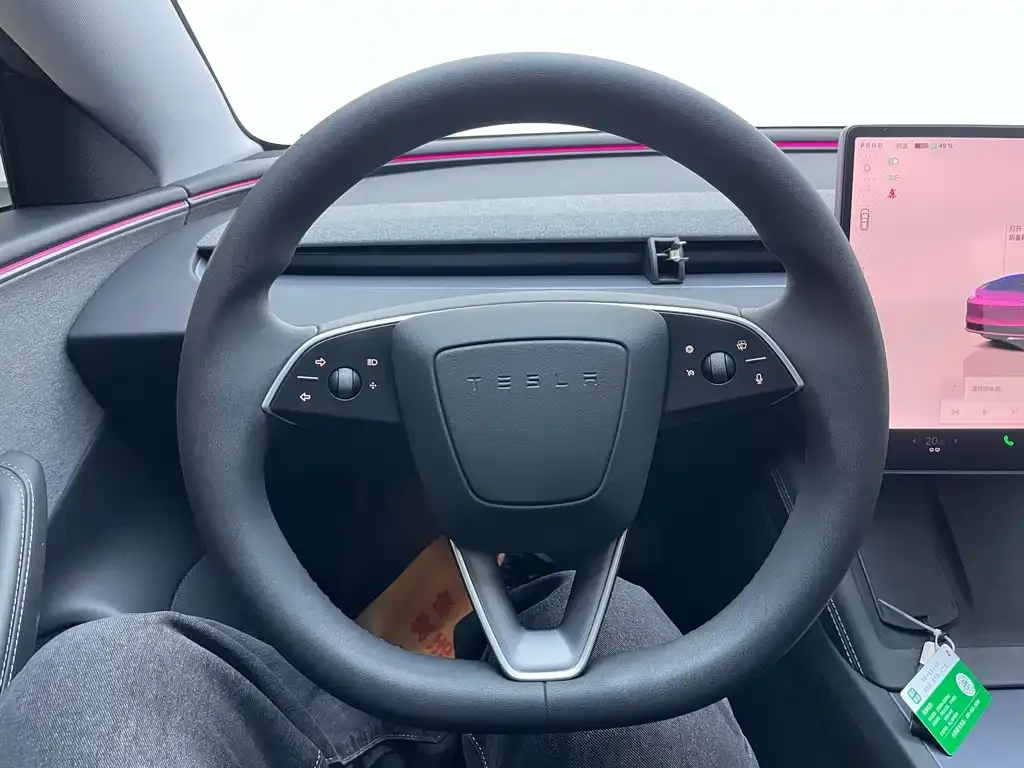 Tesla Model 3 — фото 3