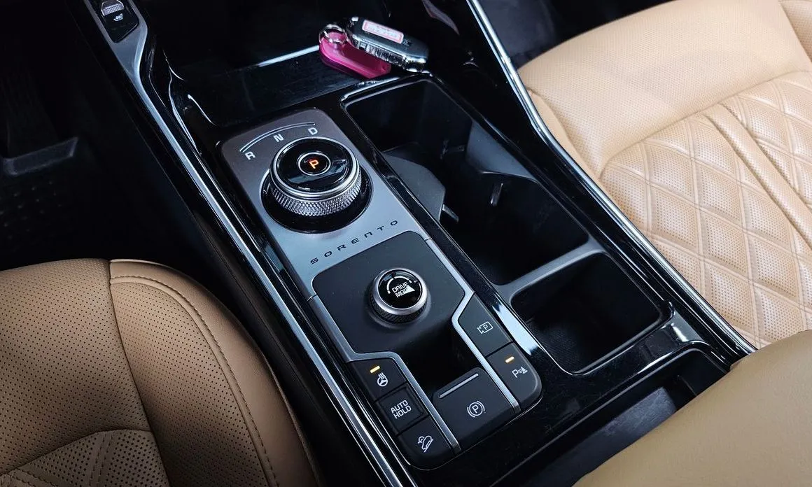 Kia Sorento — фото 9