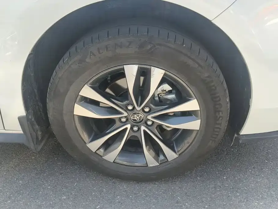 Toyota Granvia — фото 7