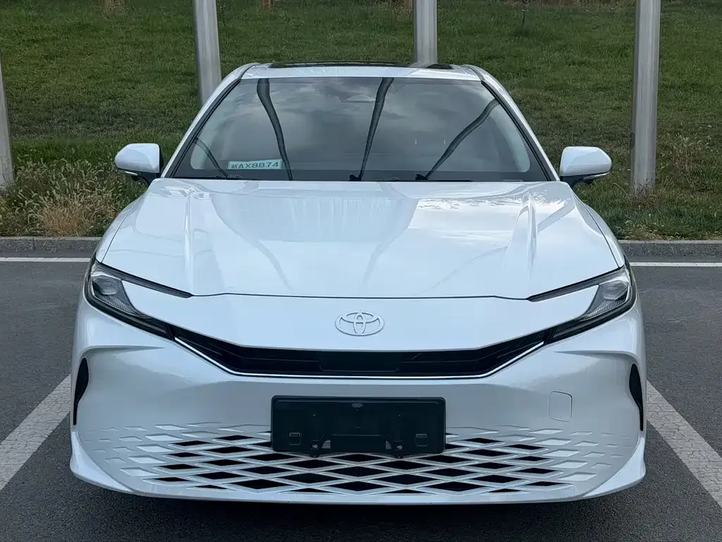 Toyota Camry — фото 5