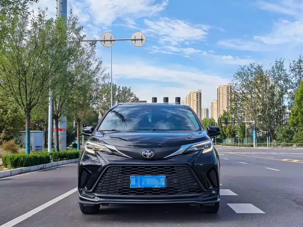 Toyota Granvia — фото 9