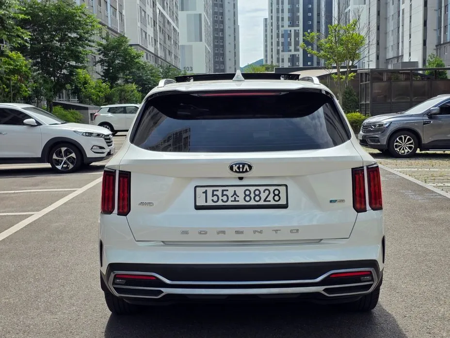 Kia Sorento — фото 8