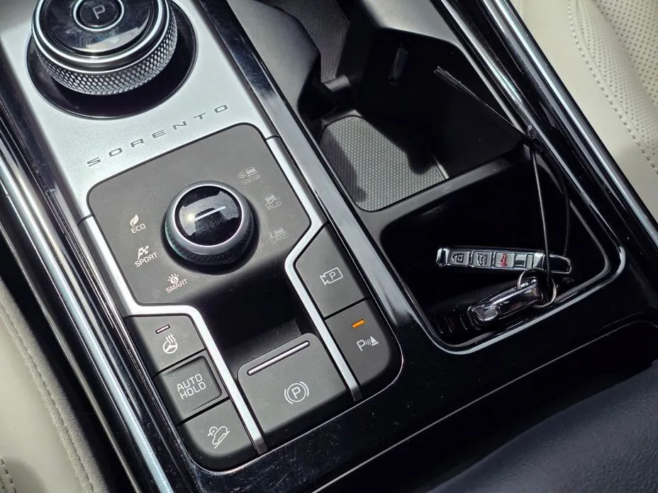 Kia Sorento — фото 9