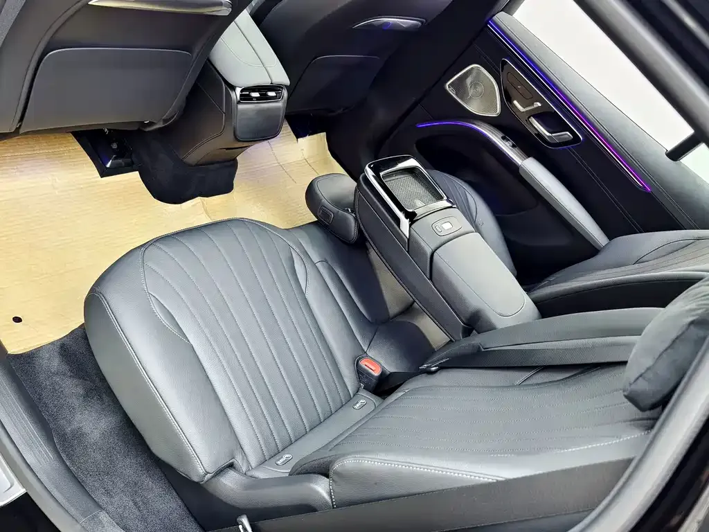 Mercedes-Benz EQS SUV — фото 4
