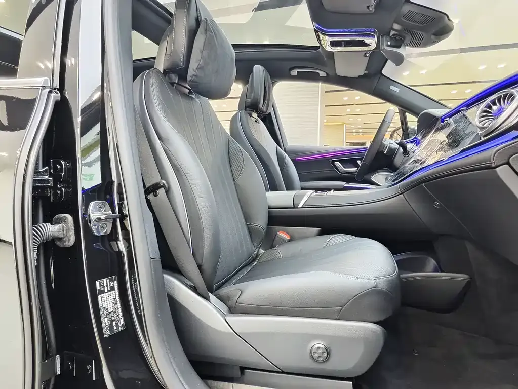Mercedes-Benz EQS SUV — фото 6