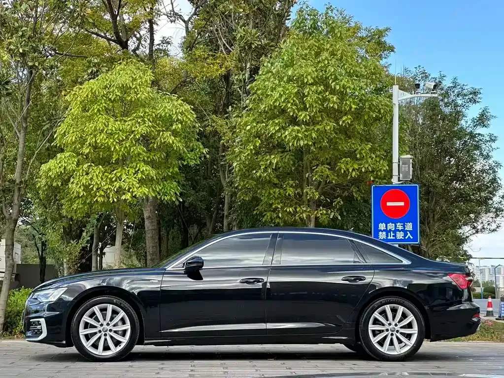 Audi A6L — фото 7