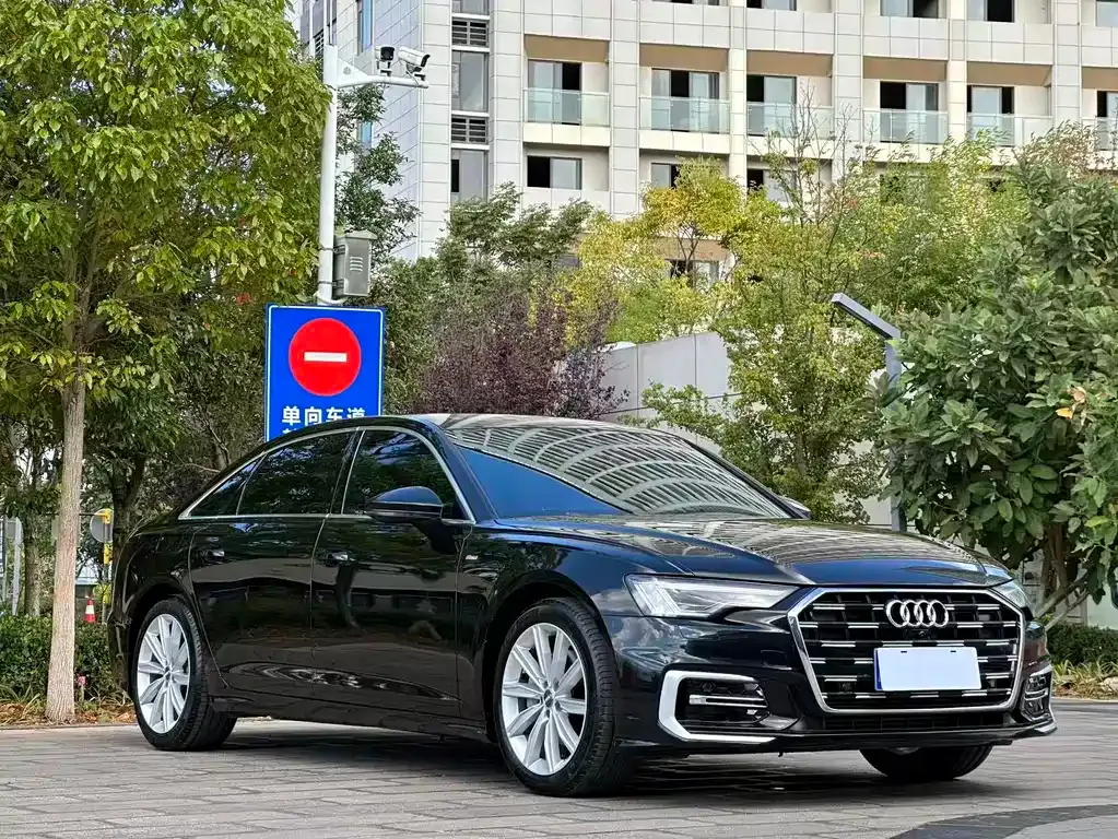 Audi A6L — фото 5
