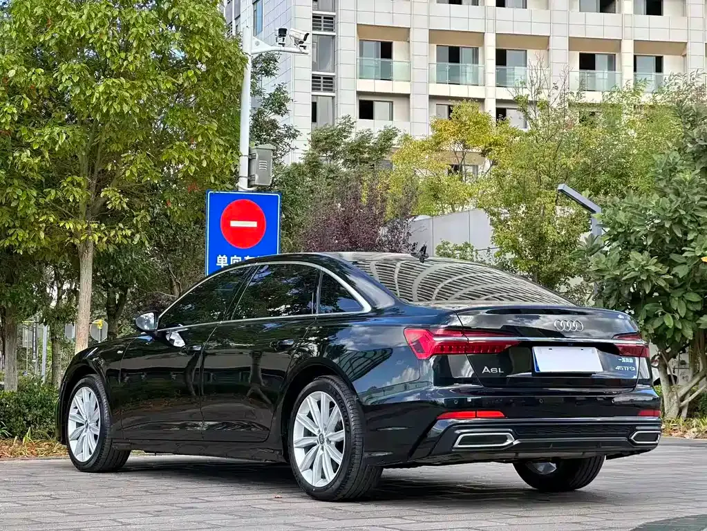 Audi A6L — фото 4