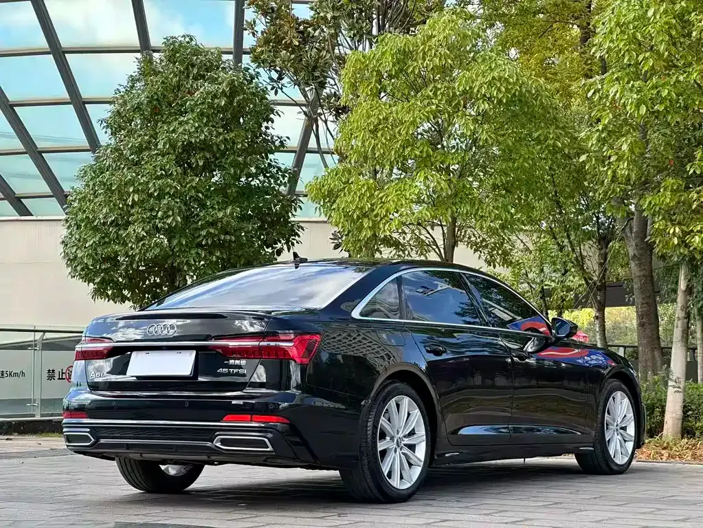 Audi A6L — фото 6