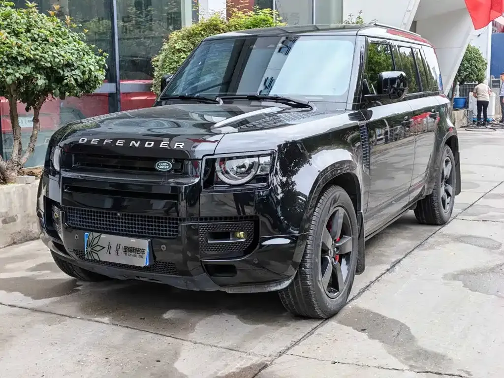 Land Rover Defender — фото 1