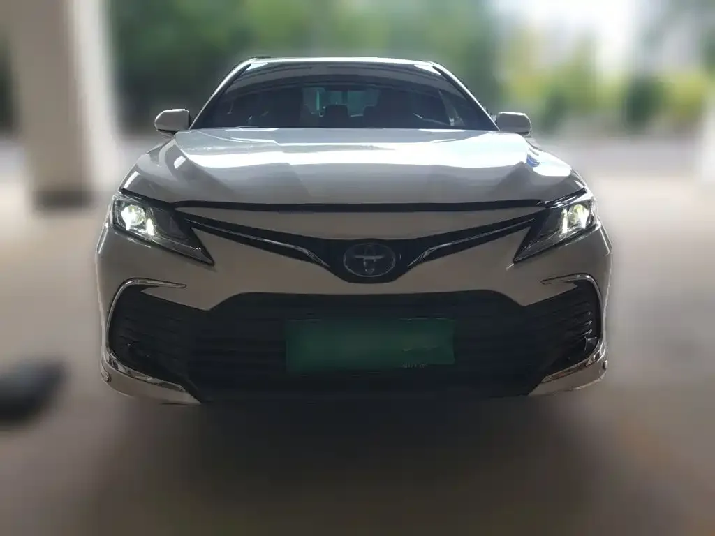 Toyota Camry — фото 5