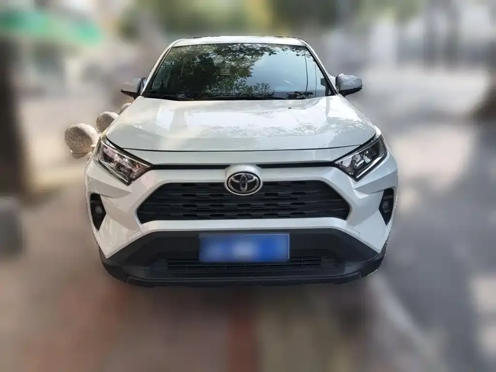 Toyota RAV4 — фото 3