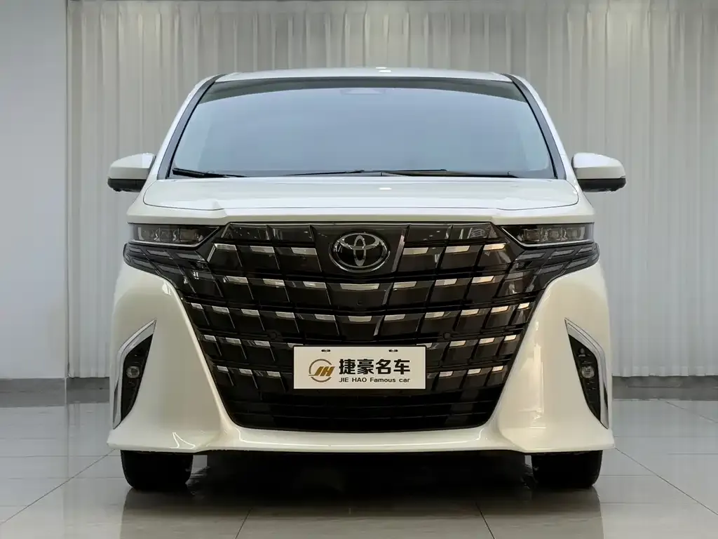 Toyota Alphard — фото 4