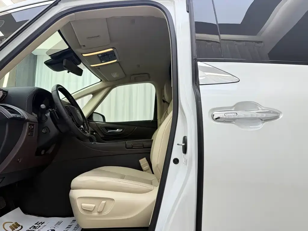 Toyota Alphard — фото 7
