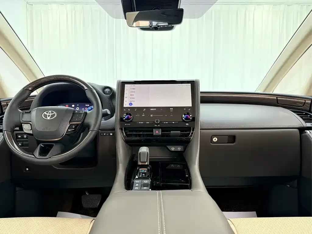 Toyota Alphard — фото 6