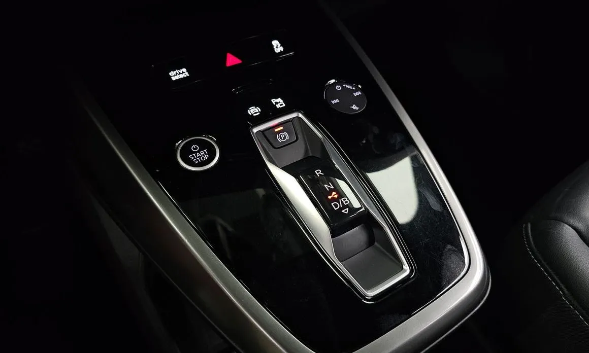 Audi Q4 e-tron — фото 4