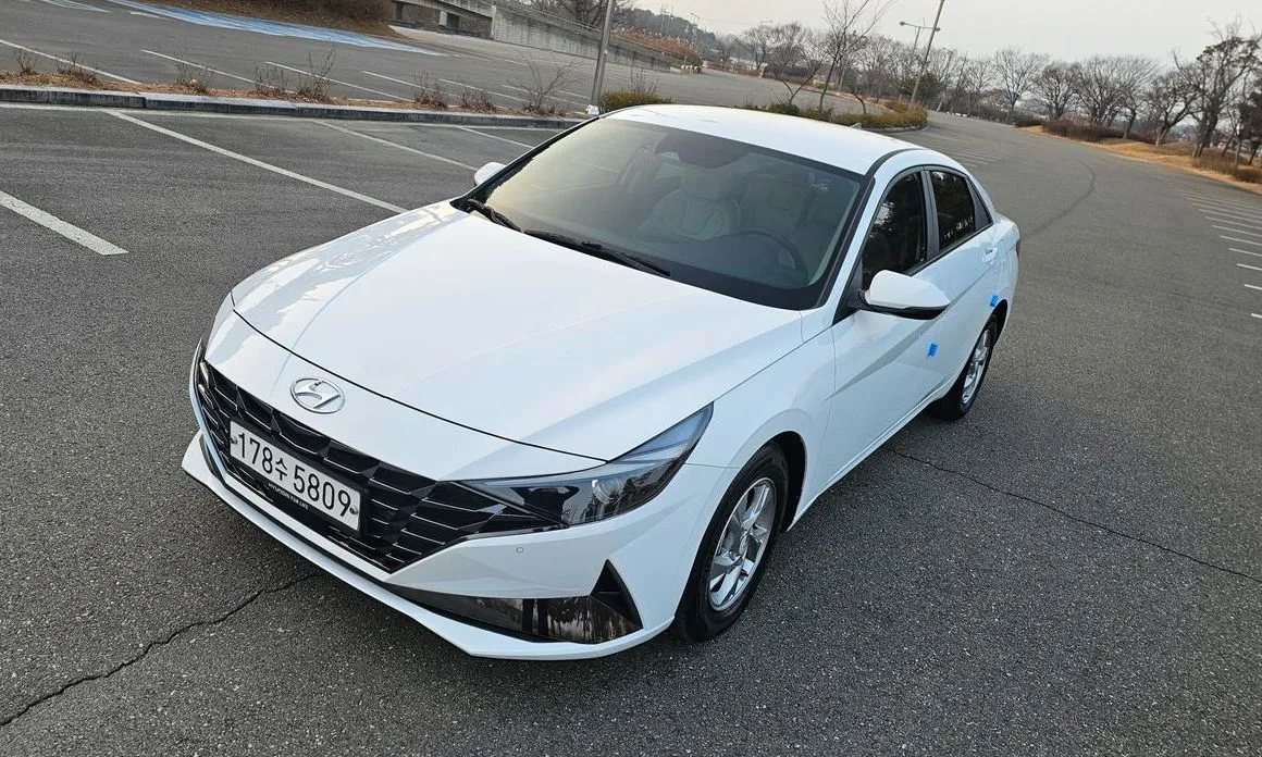 Hyundai AVANTE — фото 1