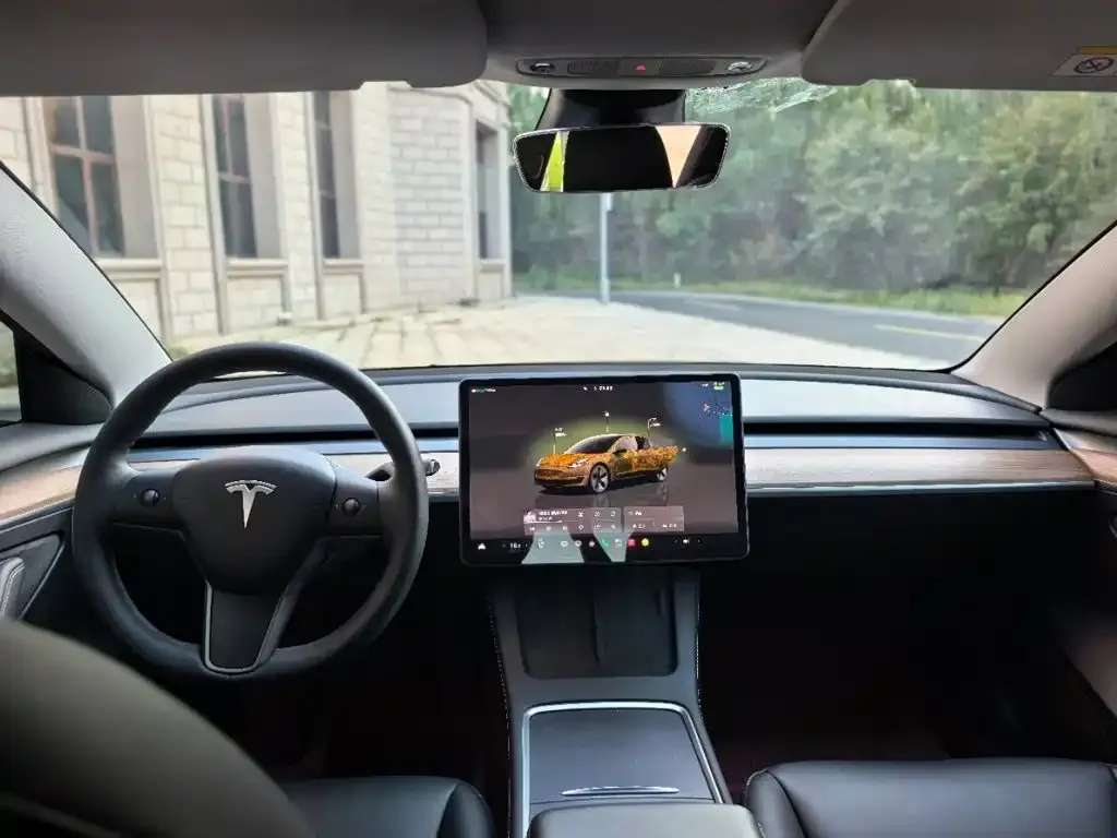Tesla Model 3 — фото 3