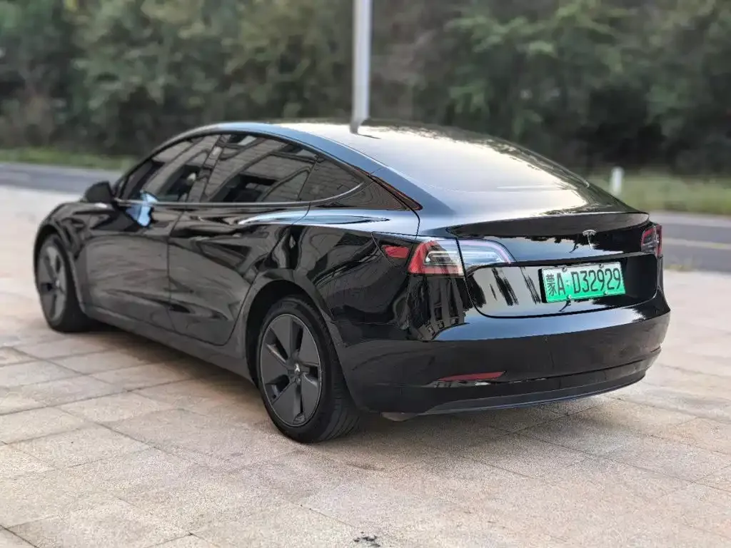 Tesla Model 3 — фото 6