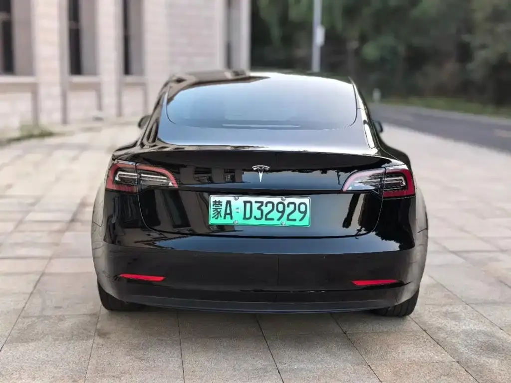 Tesla Model 3 — фото 9