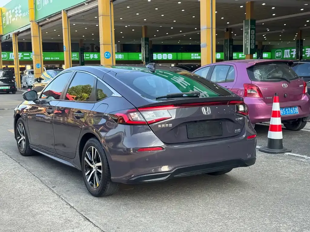 Honda Civic — фото 8