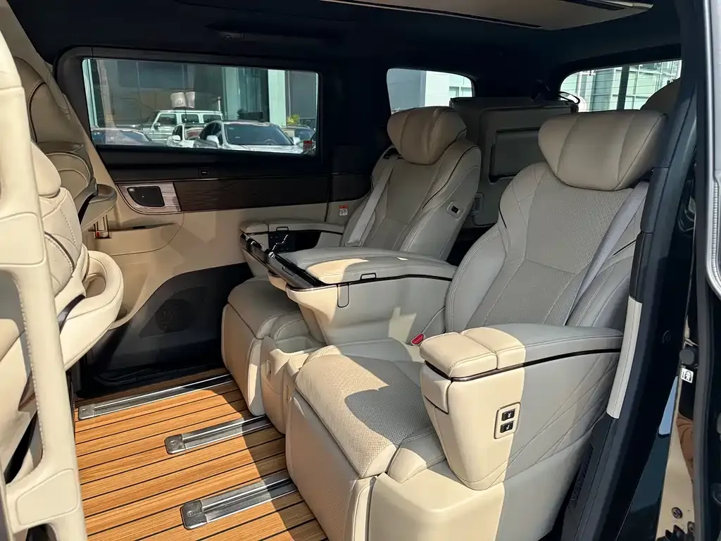Toyota Alphard — фото 5