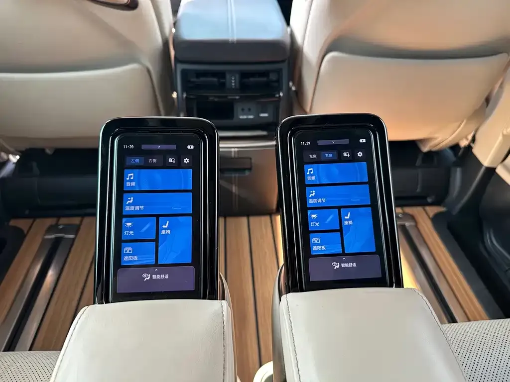 Toyota Alphard — фото 3