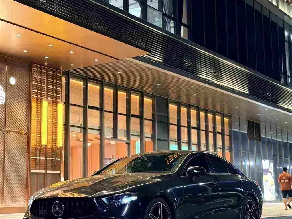 Mercedes-Benz CLS — фото 1
