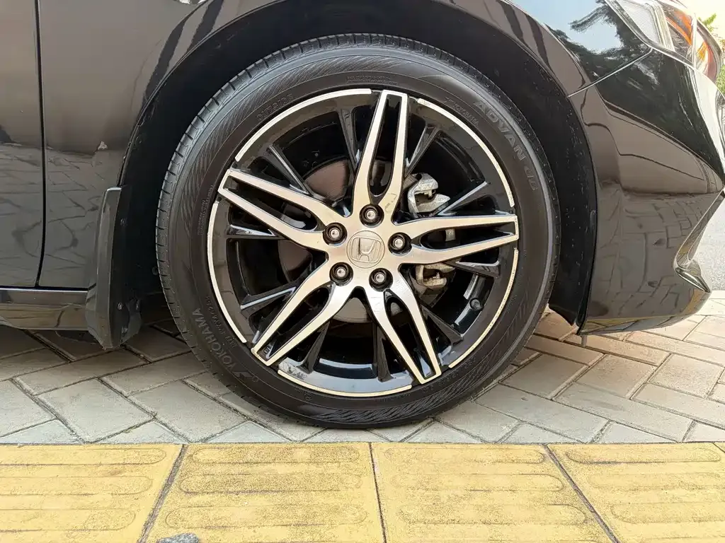Honda Accord — фото 9