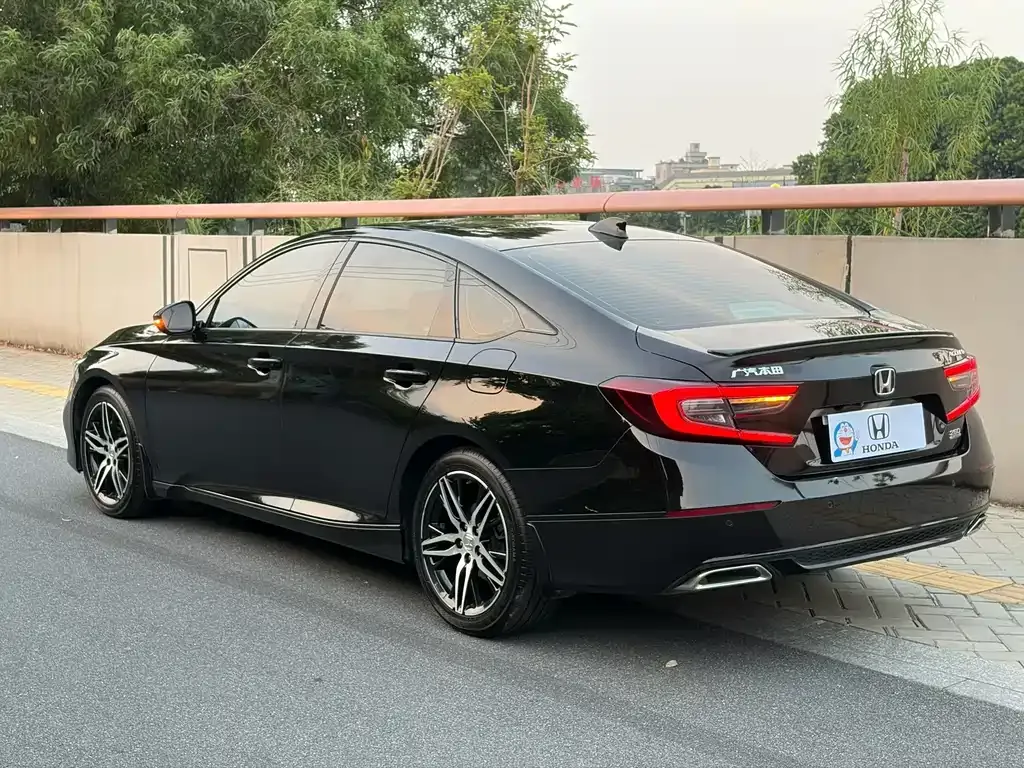 Honda Accord — фото 5