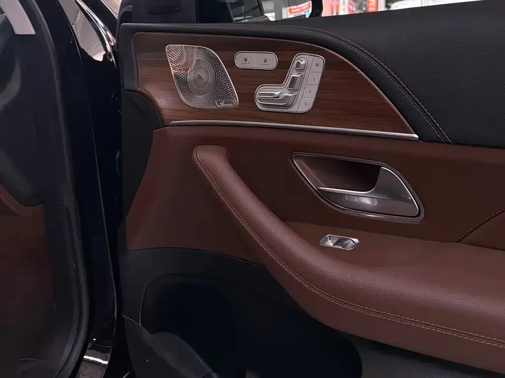 Mercedes-Benz GLS — фото 2