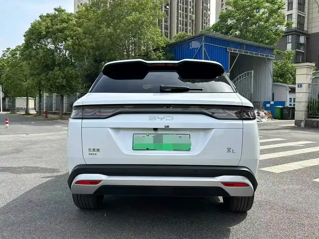 BYD L DM-i — фото 4