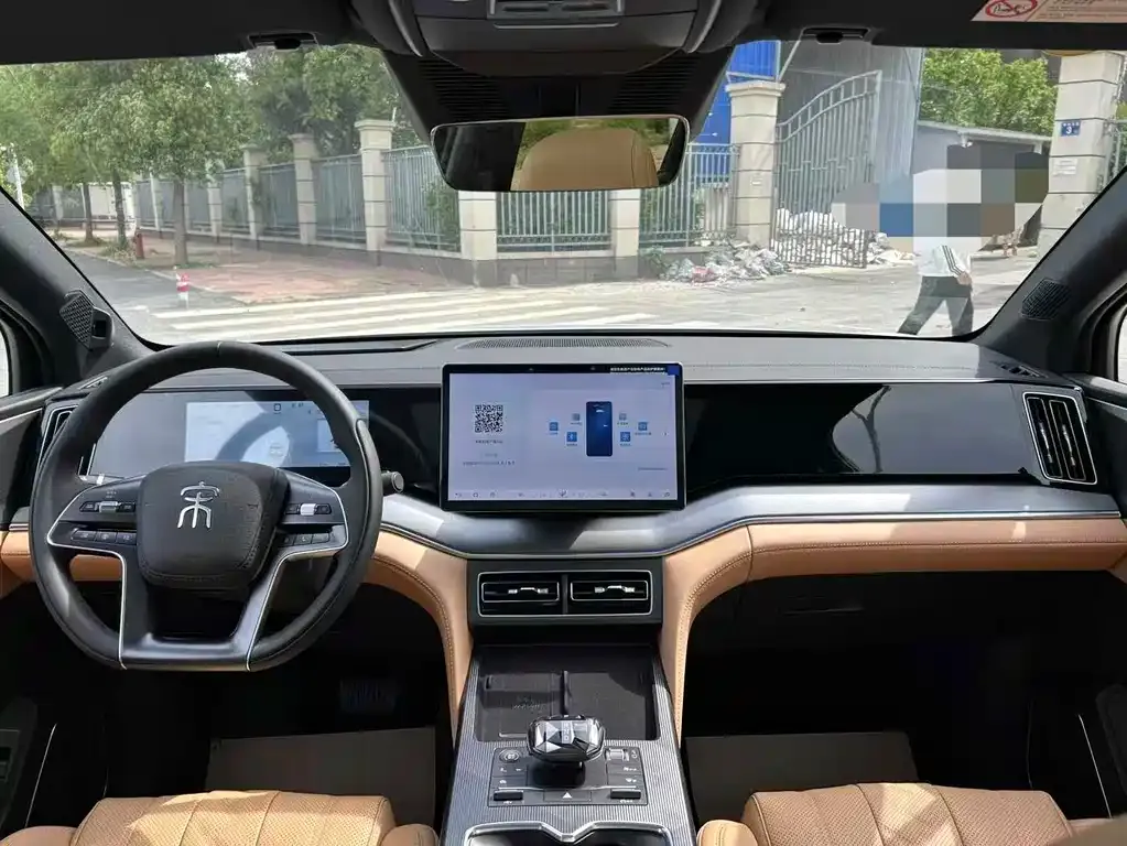 BYD L DM-i — фото 3