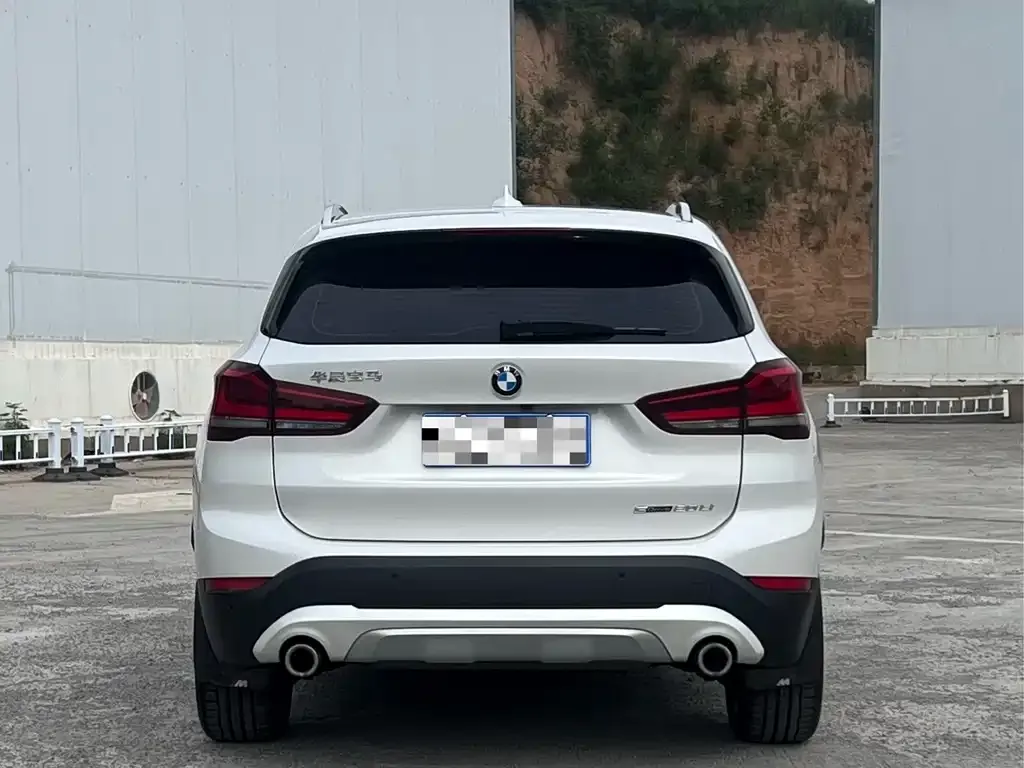 BMW X1 — фото 5