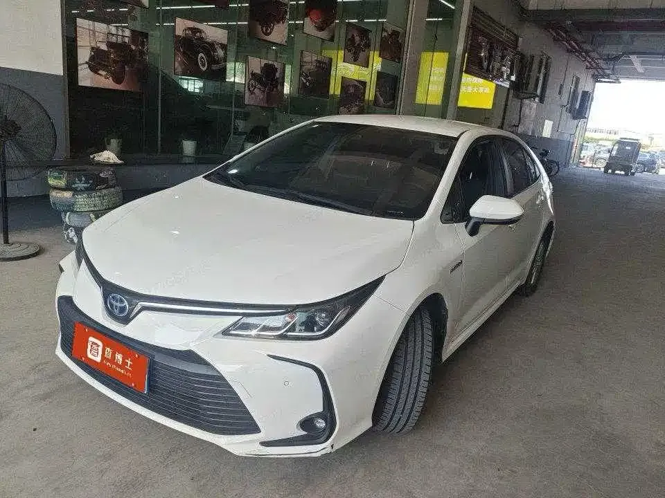 Toyota Corolla — фото 1