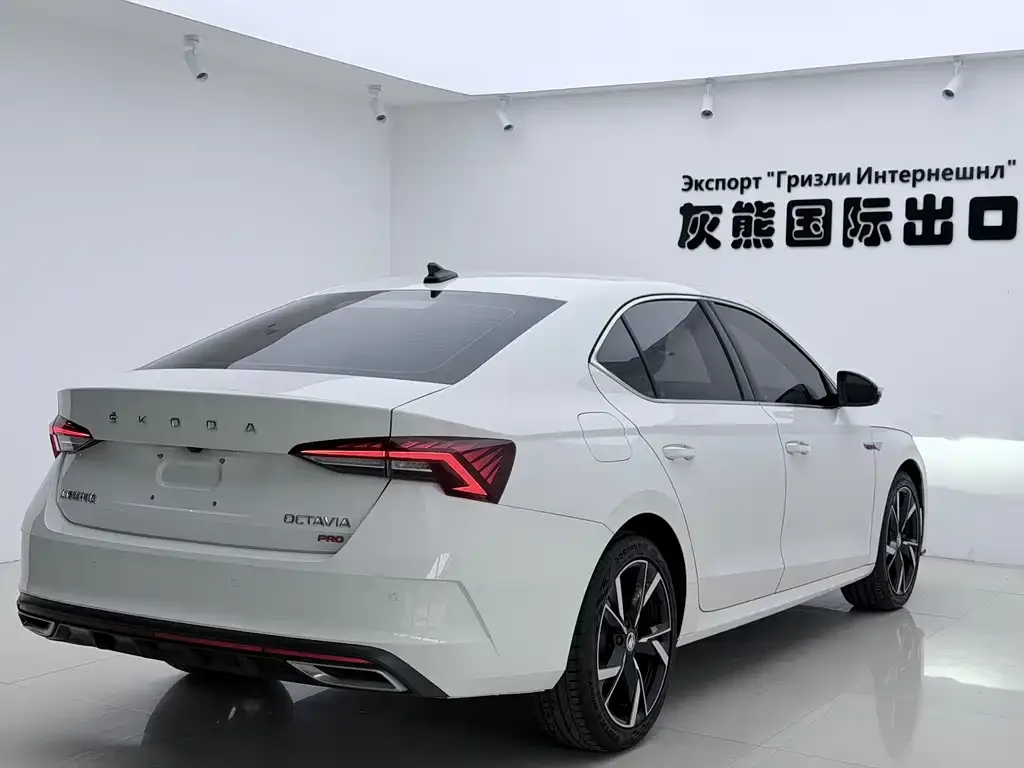 Skoda Octavia — фото 7