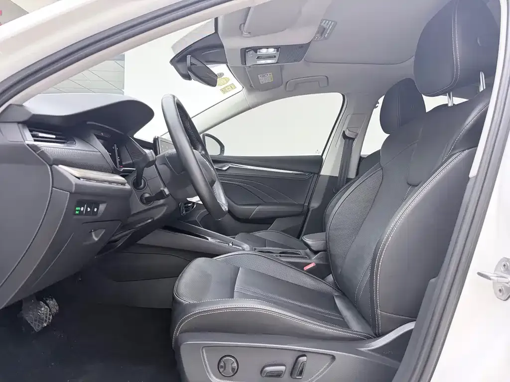 Skoda Octavia — фото 4