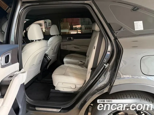 Kia Sorento — фото 6
