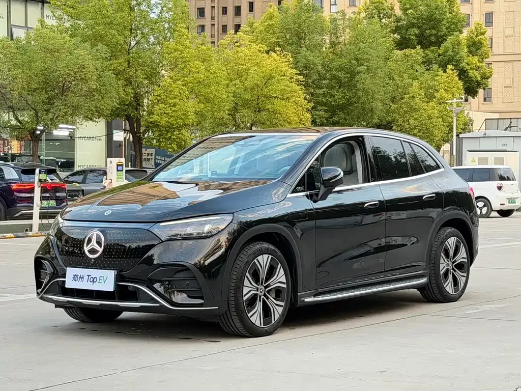 Mercedes-Benz EQE SUV — фото 1