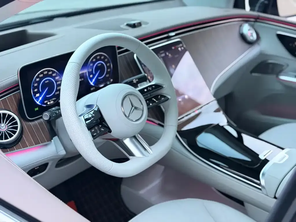 Mercedes-Benz EQE SUV — фото 2