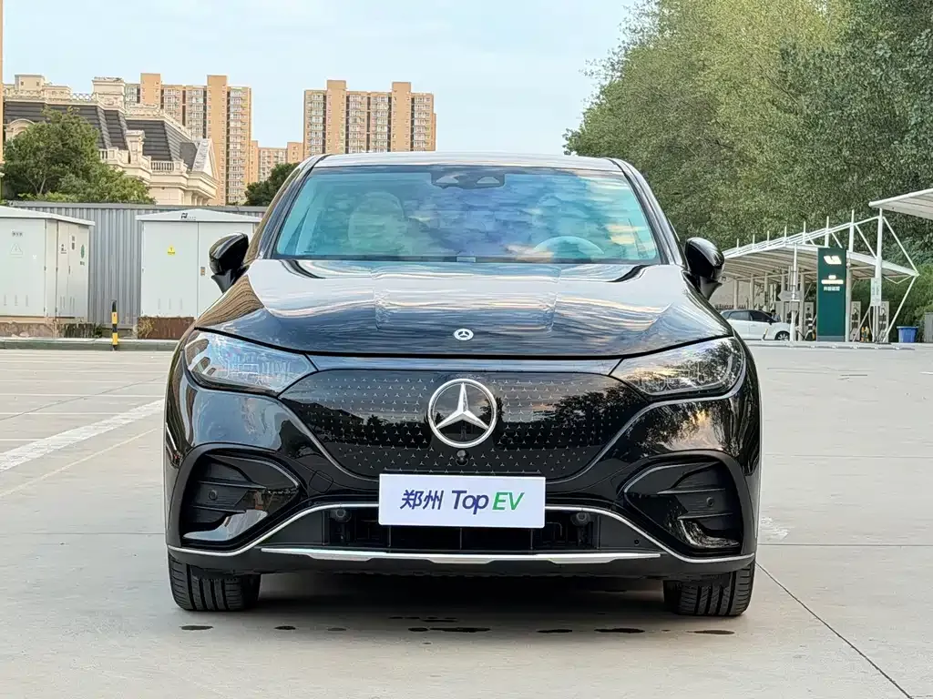 Mercedes-Benz EQE SUV — фото 7
