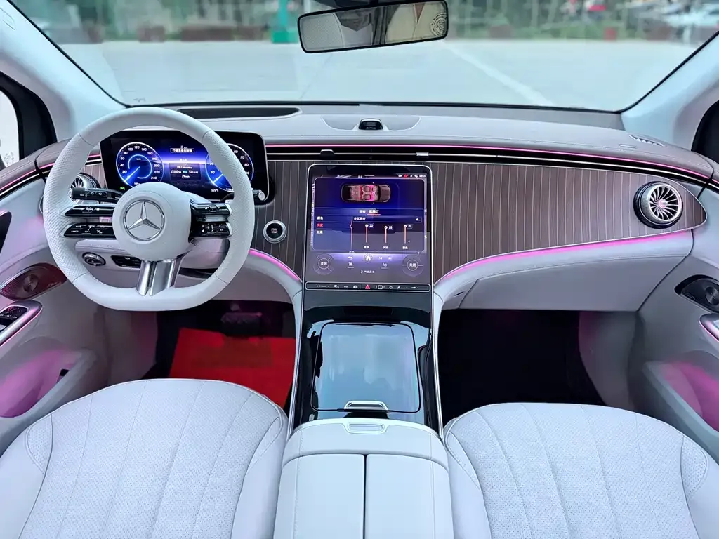 Mercedes-Benz EQE SUV — фото 3
