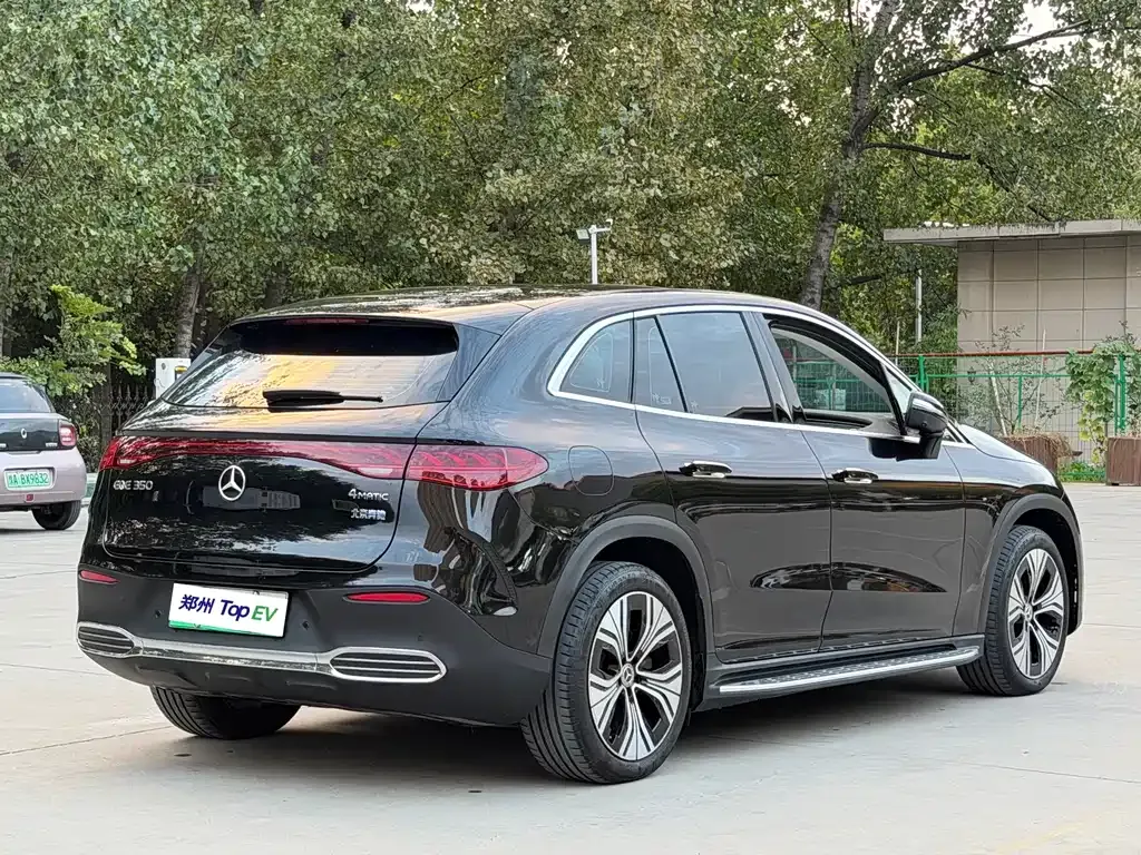 Mercedes-Benz EQE SUV — фото 8