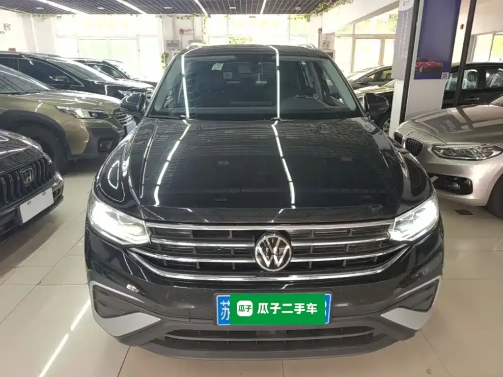 Volkswagen Tiguan L — фото 7
