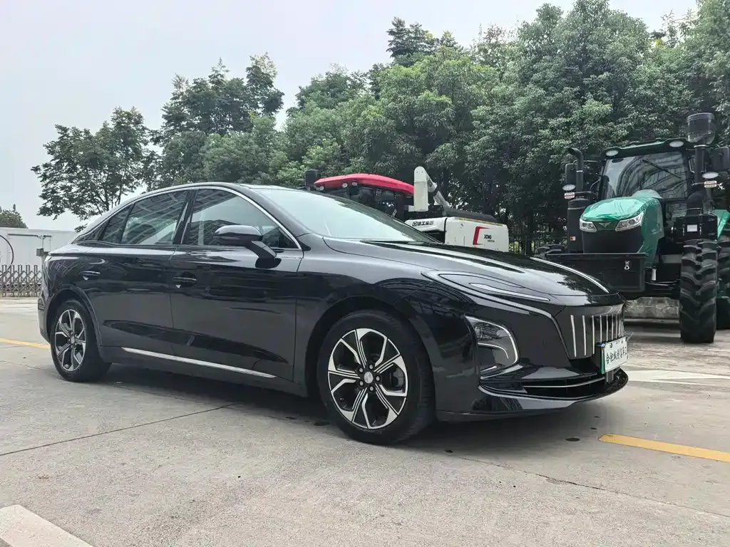 Hongqi E-QM5 — фото 7