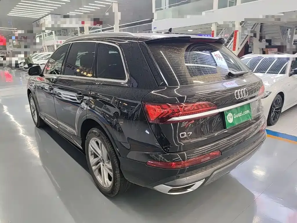 Audi Q7 — фото 3